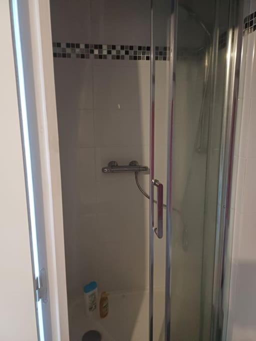 Elegant Pied-a-terre 8eme Parigi